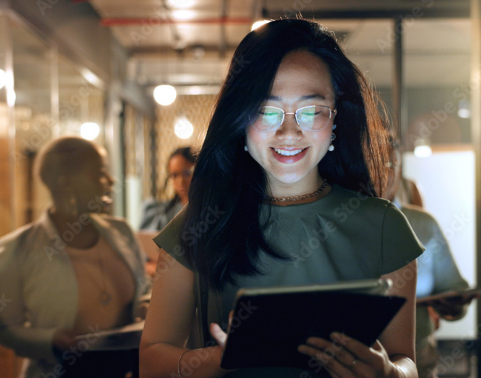 Woman holding a tablet